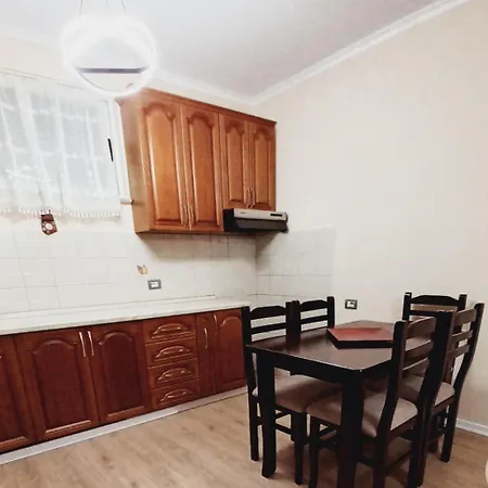 Lindor House ティラナ