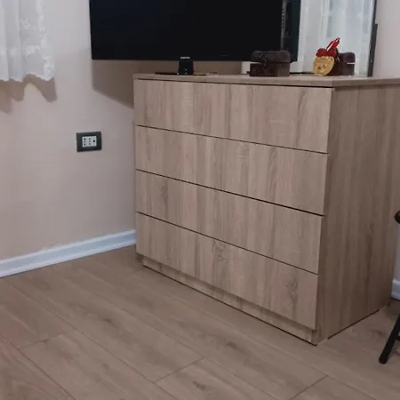 Lindor House ティラナ