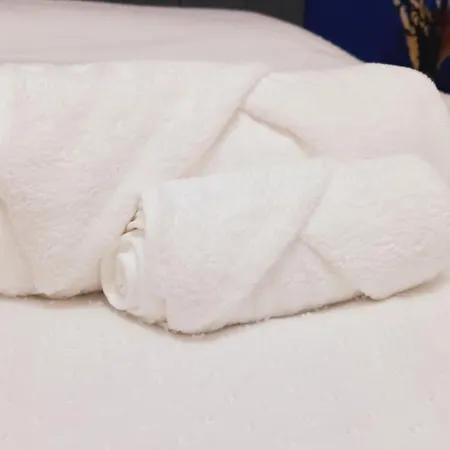 Lindor House アパート ティラナ